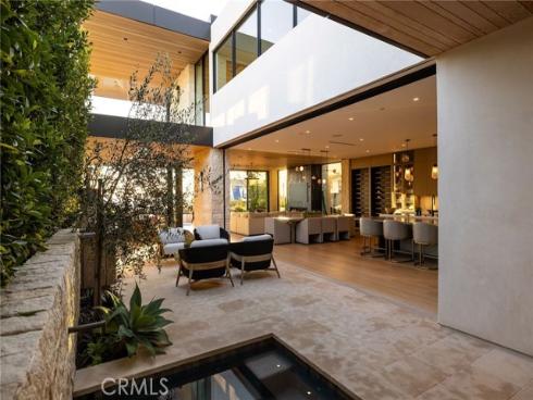 2304  Cliff  , Newport Beach, CA