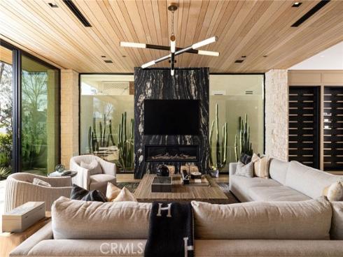 2304  Cliff  , Newport Beach, CA