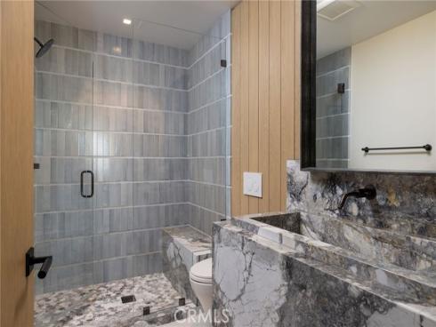 2304  Cliff  , Newport Beach, CA