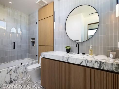 2304  Cliff  , Newport Beach, CA