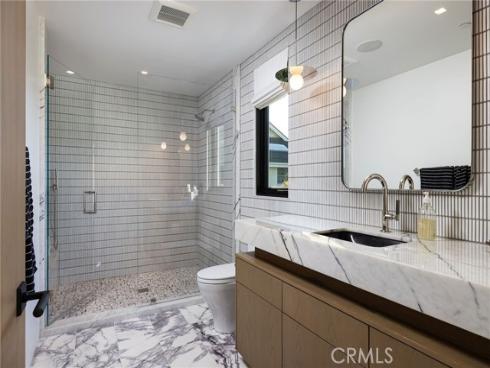 2304  Cliff  , Newport Beach, CA