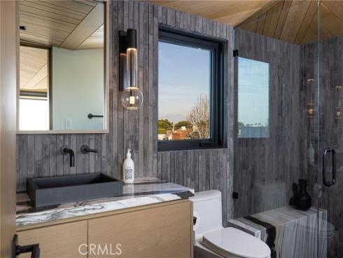 2304  Cliff  , Newport Beach, CA