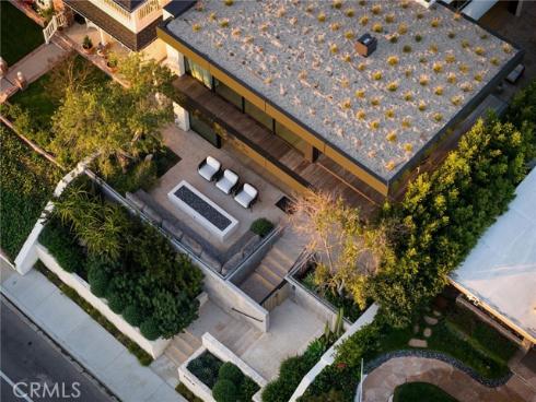 2304  Cliff  , Newport Beach, CA