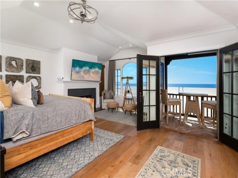 1228 W Oceanfront  , Newport Beach, CA