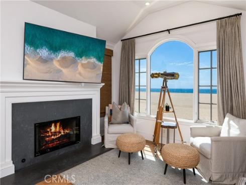 1228 W Oceanfront  , Newport Beach, CA