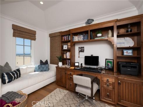 1228 W Oceanfront  , Newport Beach, CA