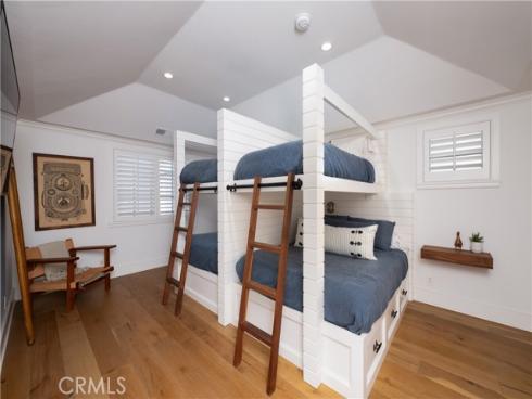 1228 W Oceanfront  , Newport Beach, CA