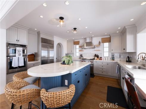 1228 W Oceanfront  , Newport Beach, CA