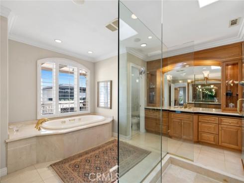 521  Via Lido Nord  , Newport Beach, CA