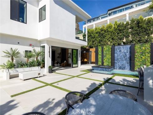 4 Narbonne , Newport Beach, CA