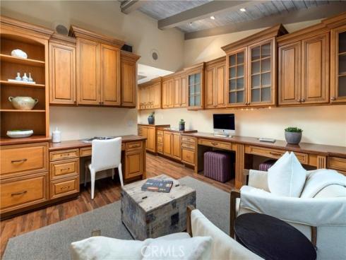 47  Linda Isle  , Newport Beach, CA