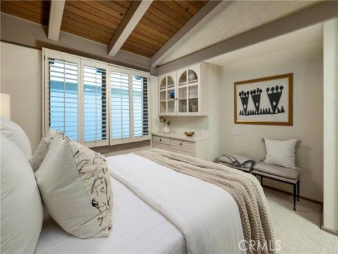 47  Linda Isle  , Newport Beach, CA