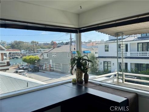 327  Onyx  , Newport Beach, CA