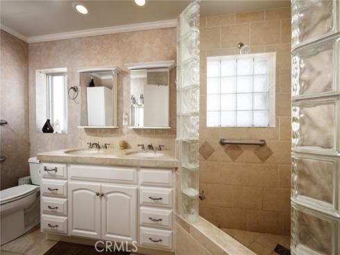 327  Onyx  , Newport Beach, CA