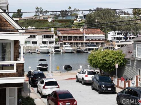 327  Onyx  , Newport Beach, CA