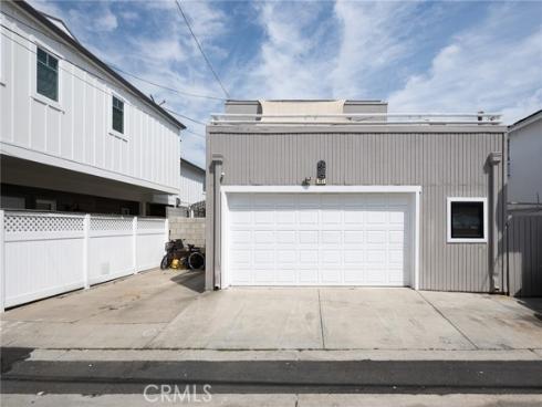327  Onyx  , Newport Beach, CA