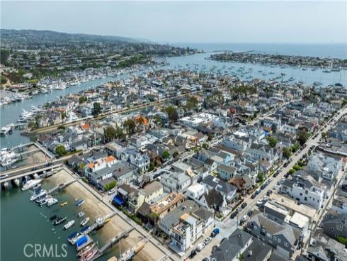 327  Onyx  , Newport Beach, CA