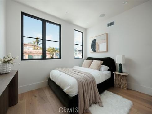 1123 E Balboa , Newport Beach, CA
