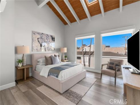 1011 N Bay Front  , Newport Beach, CA
