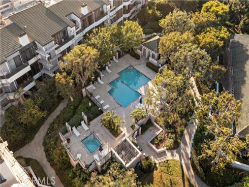 280  Cagney  211  Lane, Newport Beach, CA