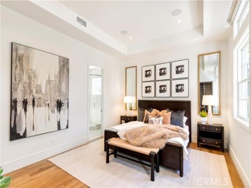 6  Pinehurst Ln  , Newport Beach, CA