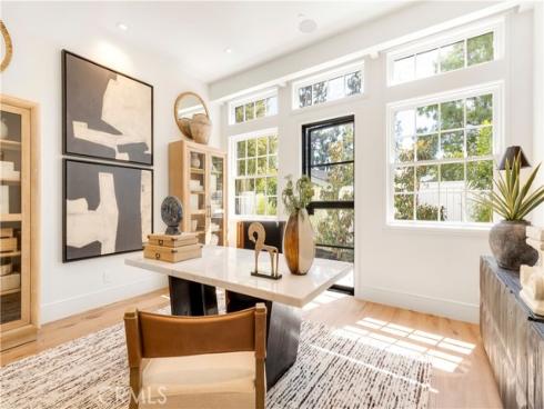 6  Pinehurst Ln  , Newport Beach, CA