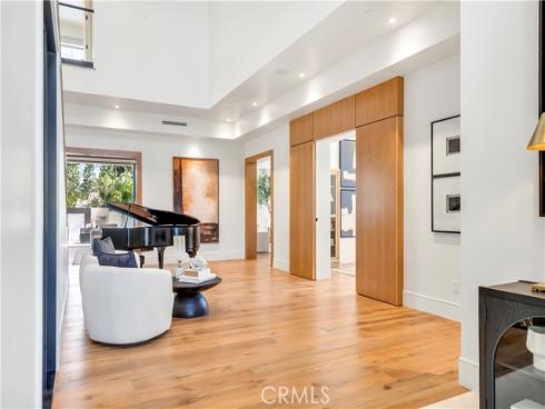 6  Pinehurst Ln  , Newport Beach, CA
