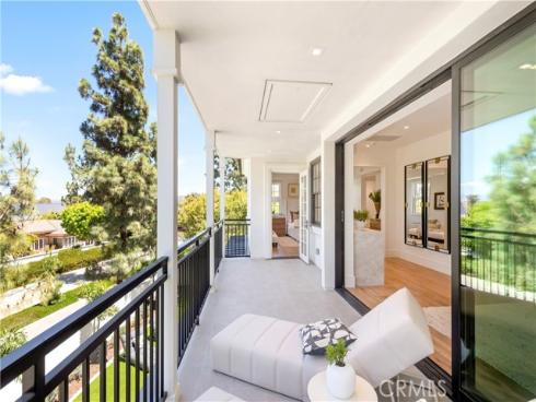 6  Pinehurst Ln  , Newport Beach, CA