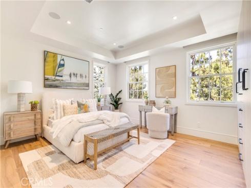 6  Pinehurst Ln  , Newport Beach, CA