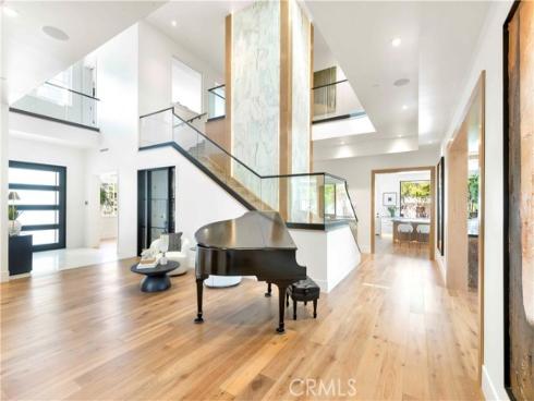 6  Pinehurst Ln  , Newport Beach, CA