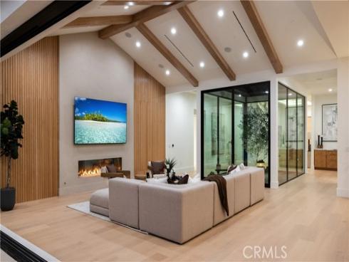 1453  Galaxy Dr  , Newport Beach, CA