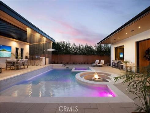 1453  Galaxy Dr  , Newport Beach, CA