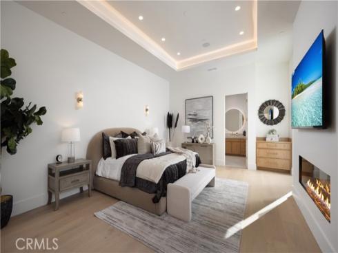 1453  Galaxy Dr  , Newport Beach, CA