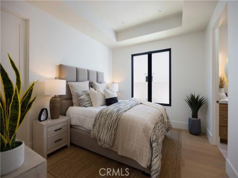 1453  Galaxy Dr  , Newport Beach, CA