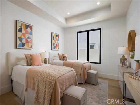 1453  Galaxy Dr  , Newport Beach, CA