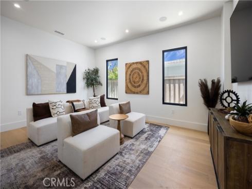 1453  Galaxy Dr  , Newport Beach, CA