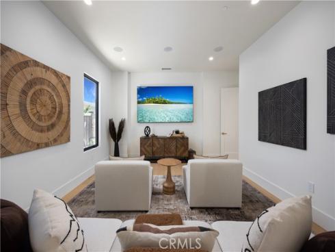 1453  Galaxy Dr  , Newport Beach, CA