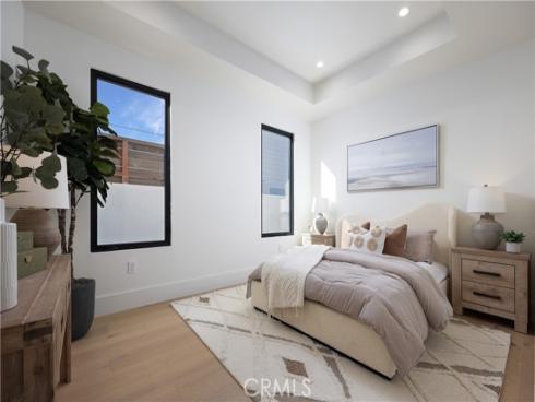 1453  Galaxy Dr  , Newport Beach, CA