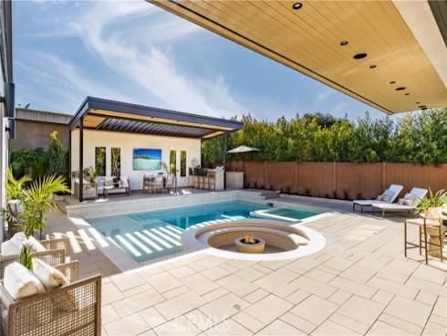 1453  Galaxy Dr  , Newport Beach, CA