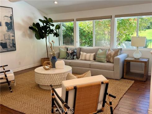 2102  Vista Entrada  , Newport Beach, CA