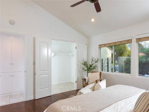 2102  Vista Entrada  , Newport Beach, CA