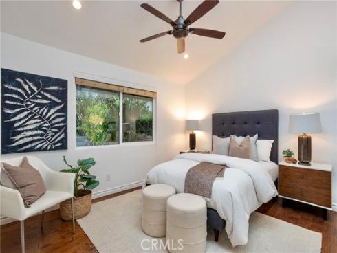 2102  Vista Entrada  , Newport Beach, CA