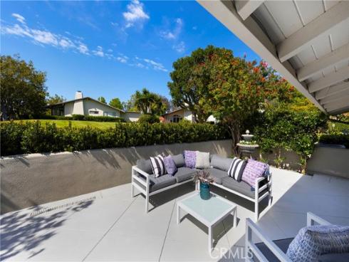 2102  Vista Entrada  , Newport Beach, CA