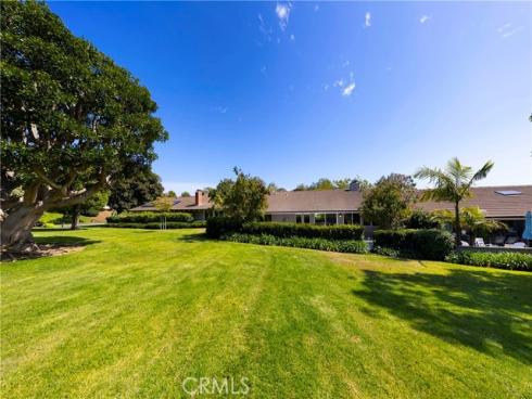 2102  Vista Entrada  , Newport Beach, CA