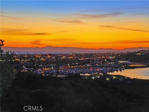 2102  Vista Entrada  , Newport Beach, CA