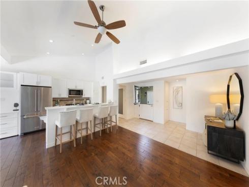 2102  Vista Entrada  , Newport Beach, CA