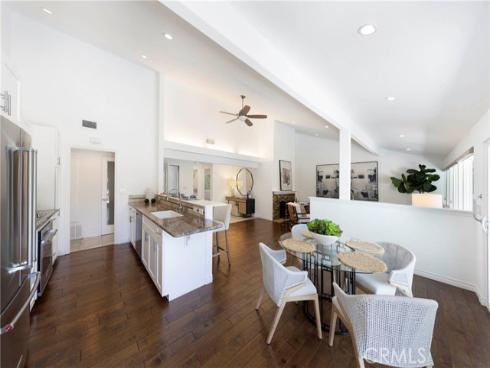 2102  Vista Entrada  , Newport Beach, CA