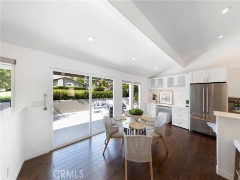 2102  Vista Entrada  , Newport Beach, CA