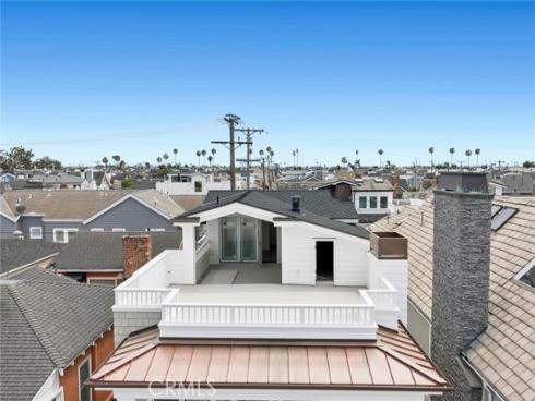 1105 N Bay Front  , Newport Beach, CA