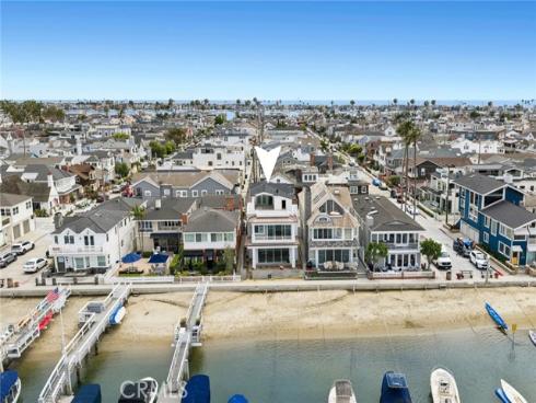 1105 N Bay Front  , Newport Beach, CA
